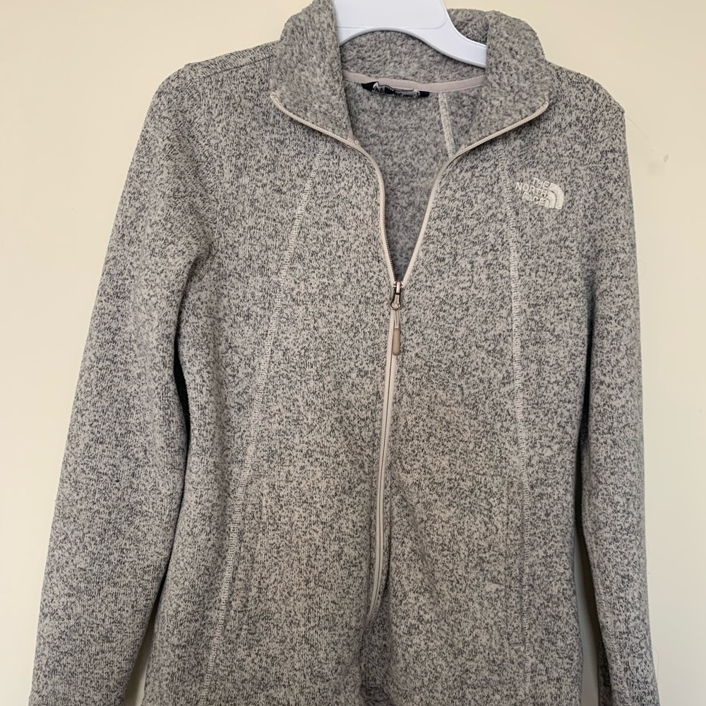 Women Medium full zip Northface jacket